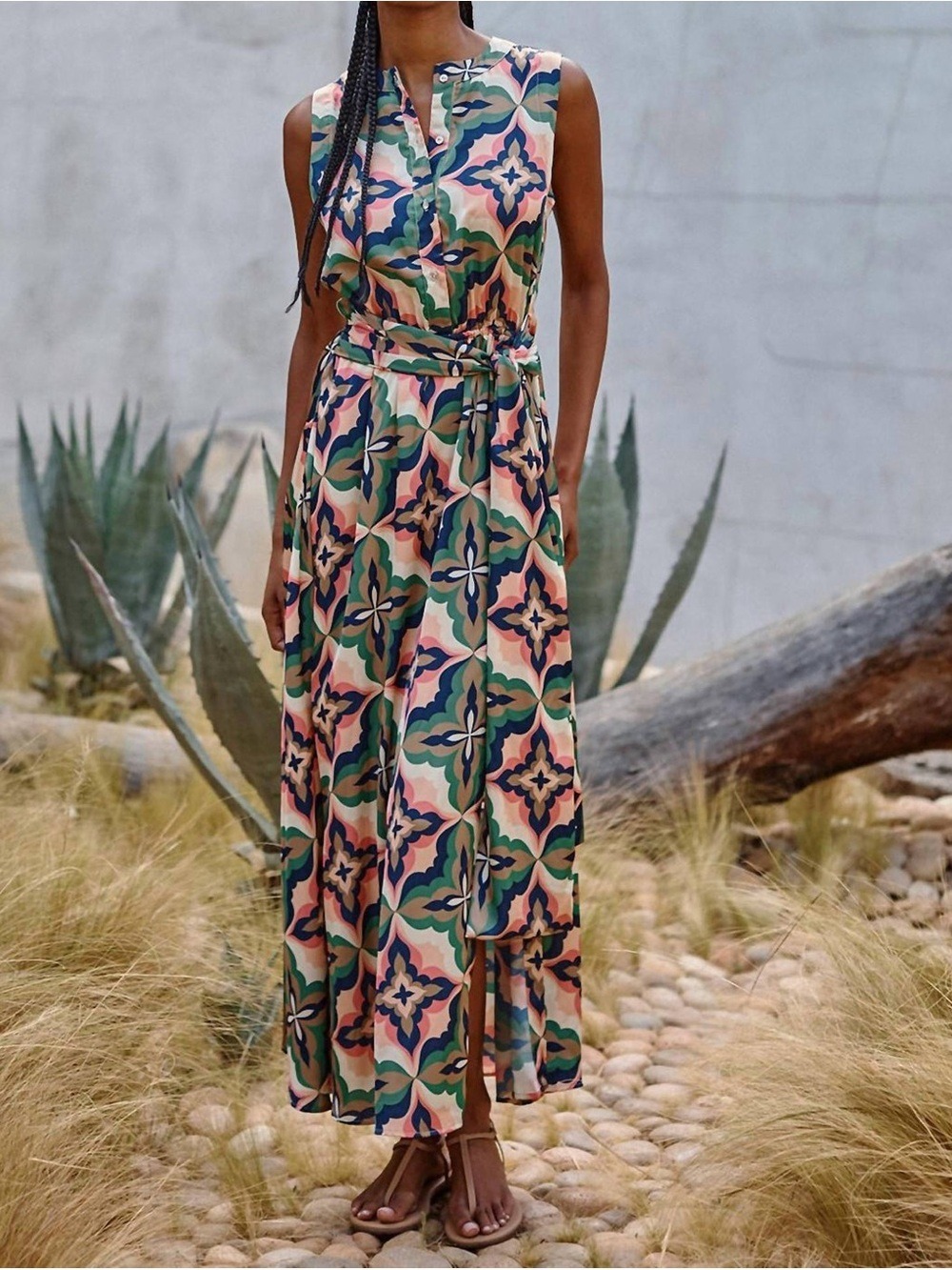 Sleeveless Geometric Print Maxi Dress in Green & Pink